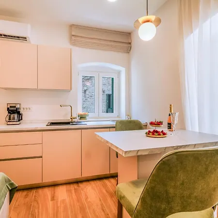 Luxury 2 Bedroom-2 Bathroom Apartment With Rooftop Terrace & Luxury Studio App * Split