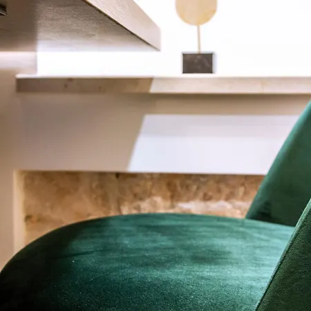 Luxury 2 Bedroom-2 Bathroom Apartment With Rooftop Terrace & Luxury Studio App