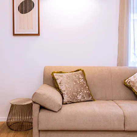 Apartment Luxury 2 Bedroom-2 Bathroom Apartment With Rooftop Terrace & Luxury Studio App *