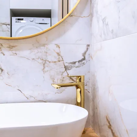 Apartment Luxury 2 Bedroom-2 Bathroom Apartment With Rooftop Terrace & Luxury Studio App