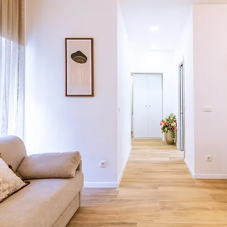 Luxury 2 Bedroom-2 Bathroom Apartment With Rooftop Terrace & Luxury Studio App