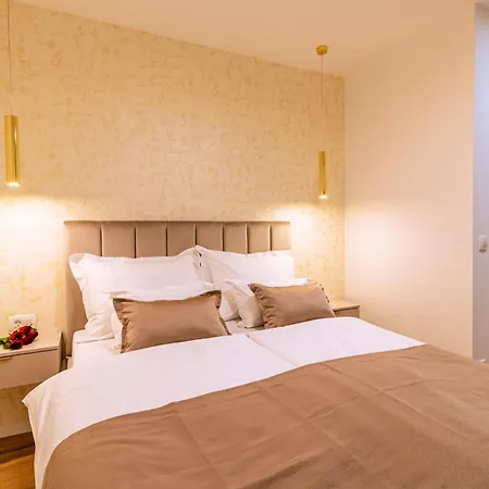 Luxury 2 Bedroom-2 Bathroom Apartment With Rooftop Terrace & Luxury Studio App * Split