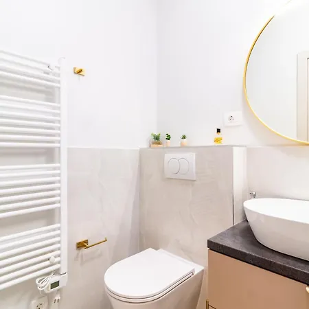 Apartment Luxury 2 Bedroom-2 Bathroom Apartment With Rooftop Terrace & Luxury Studio App