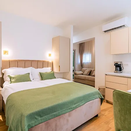 Luxury 2 Bedroom-2 Bathroom Apartment With Rooftop Terrace & Luxury Studio App * Split