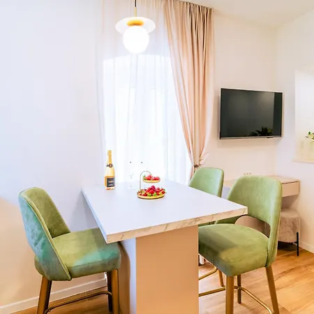 Apartment Luxury 2 Bedroom-2 Bathroom Apartment With Rooftop Terrace & Luxury Studio App Split