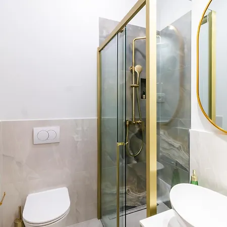 Luxury 2 Bedroom-2 Bathroom Apartment With Rooftop Terrace & Luxury Studio App Split