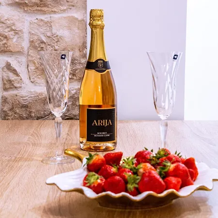 Appartement Luxury 2 Bedroom-2 Bathroom Apartment With Rooftop Terrace & Luxury Studio App